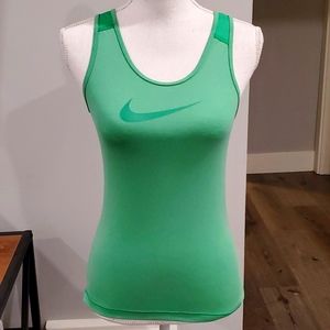 Nike dry-fit two tone green tank top